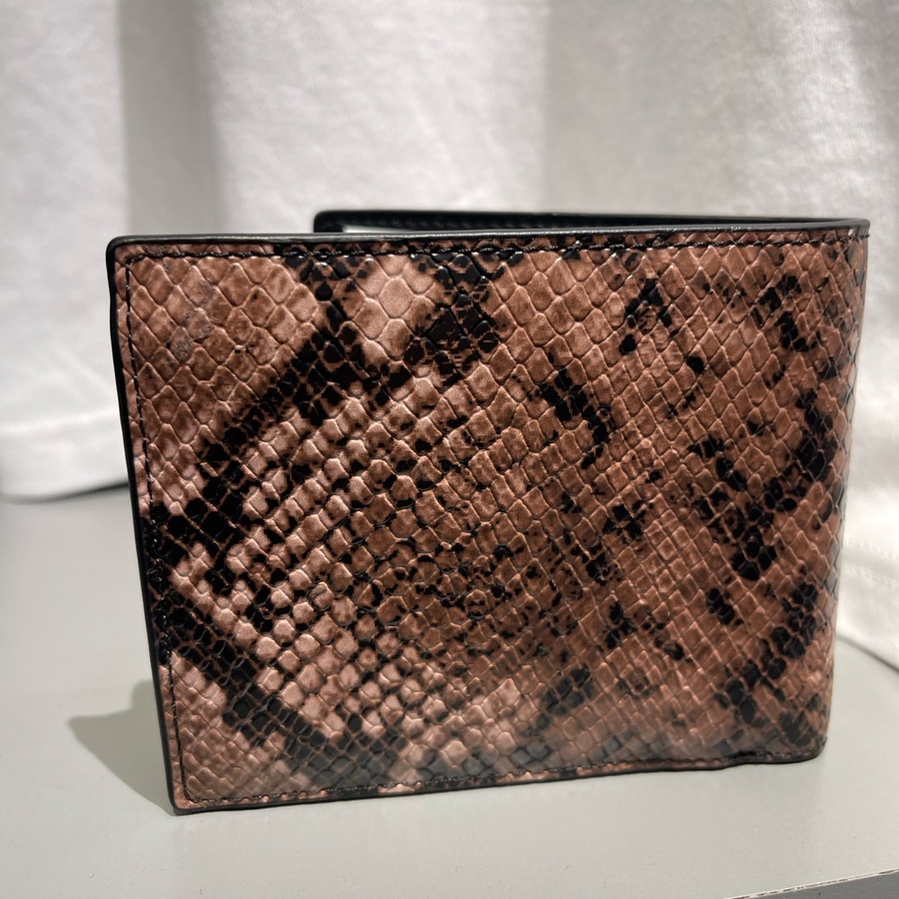 MICHAEL KORS Cyrus Snake Embossed Billfold Wallet With Coin Pouch
Driftwood
NWT - Picture 14 of 16